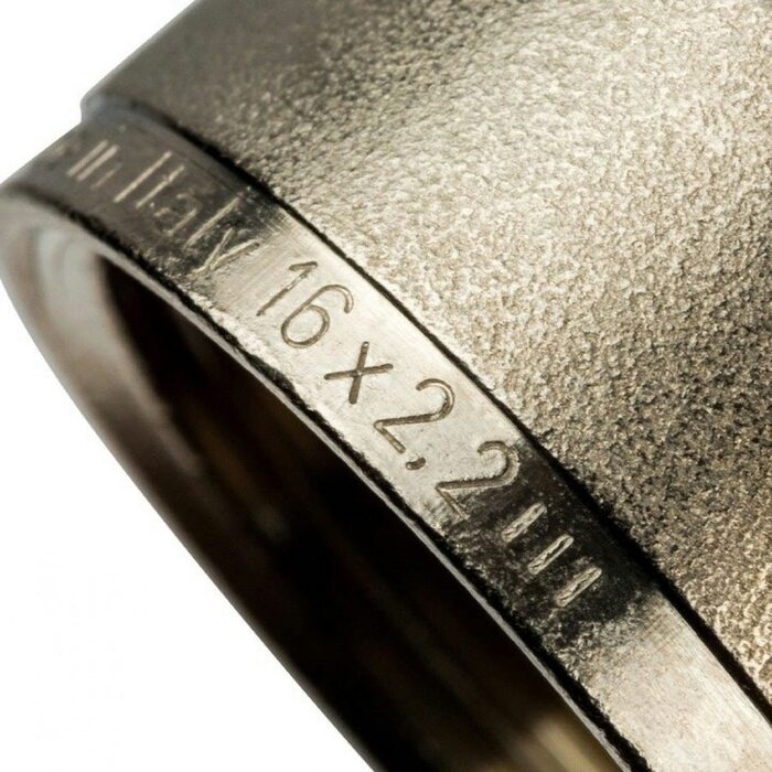 Фитинг компрессионный для труб PE-X 16х2,2х3/4" Stout